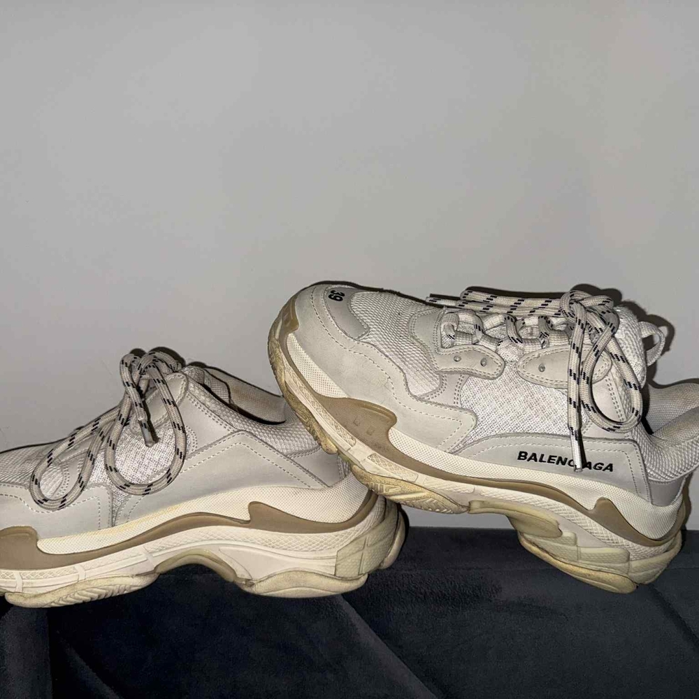 Balenciaga Men's Cream and Tan Sneakers